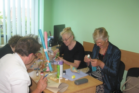 LASS Kaišiadorių rajono filialo neregiai rankdarbių būrelio veikloje