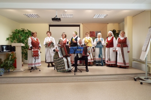 Koncertuoja liaudies kapela Jonavėlė