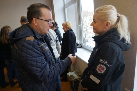 Pokalbis su policijos pareigūne