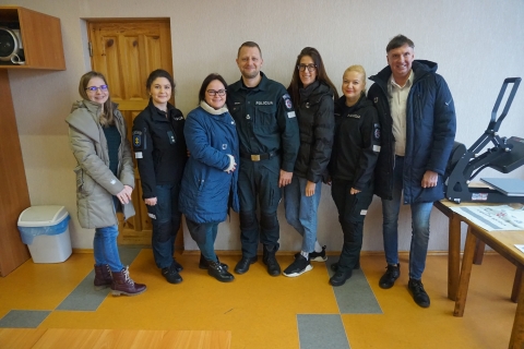 Policijos pareigūnai su Všį LASS pietvakarių centro darbuotojais ir jų nariais