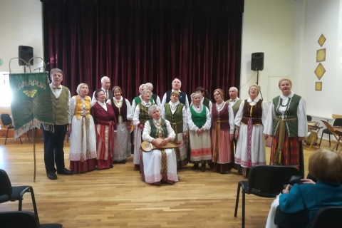 Koncertuoja folkloro ansamblis ,,Kanapija''