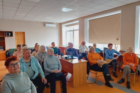 LASS Kauno miesto filialo nariai žiūri filmą Gardutė