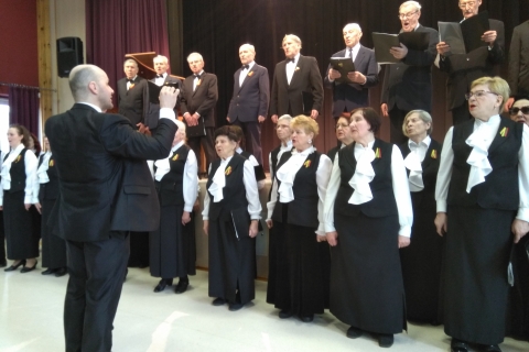 Kauno kultūros centro mišrus choras „Ainiai“ (vadovas Mindaugas Šikšnius)
