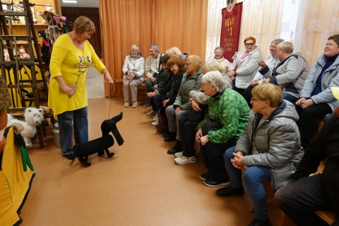 Stebi Lėlių teatro aktorės Dalios vaidinamas ištraukas iš įvairių pasakų