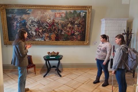 Mūsų bendruomenės atstovės Laura Stadalninkaitė ir Indrė Zuzevičiūtė -Praškevičienė lankosi Maironio lietuvių literatūros muziejuje