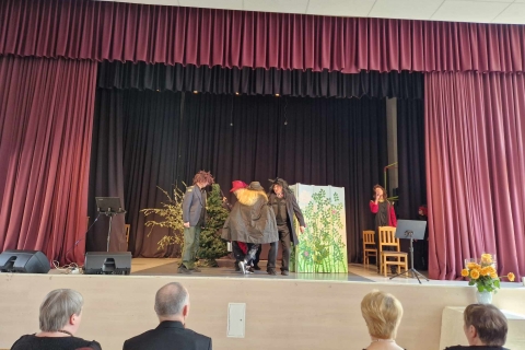 Scenoje Klaipėdos miesto filialo dramos studija Meleta